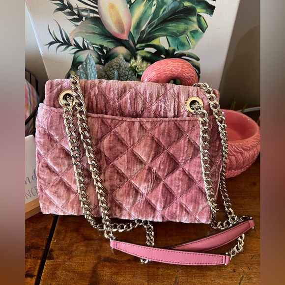 Kate Spade Quilted Pink Velvet Shoulder Bag with Adjustable Straps NWOT - Picture 4 of 7